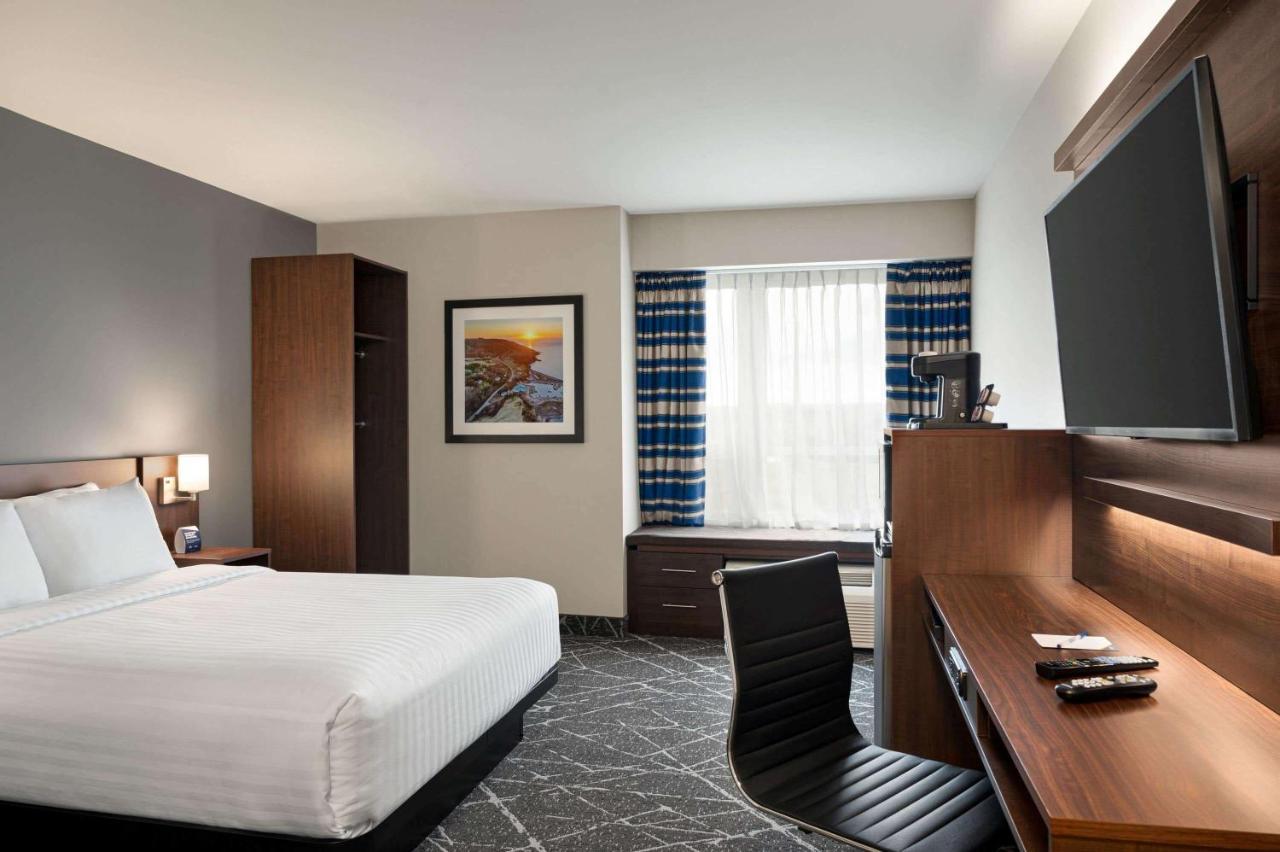 Microtel Inn & Suites By Wyndham Antigonish Eksteriør bilde